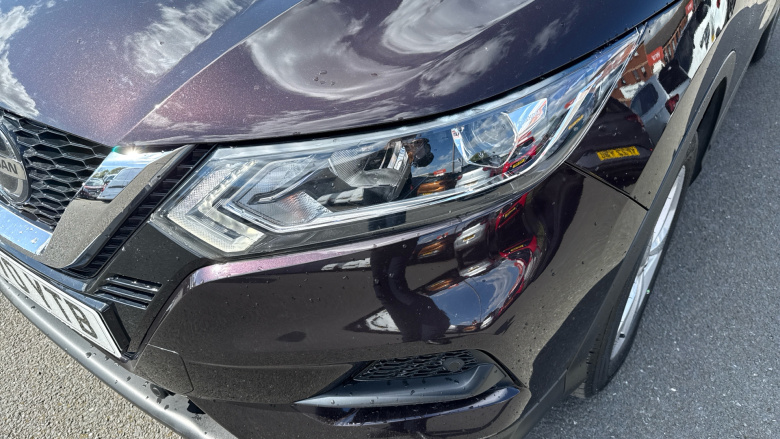 Nissan Qashqai 1.3 DiG-T Acenta Premium 5dr Petrol Hatchback